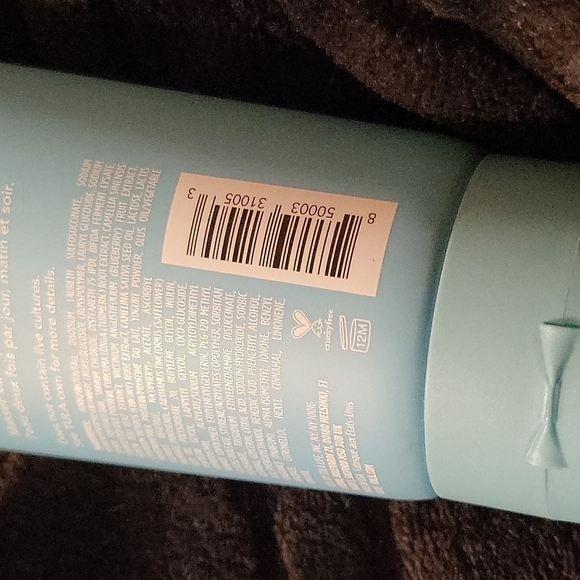 Tula Skincare The Cult Classic Purifying Face Cleanser - Picture 5 of 6